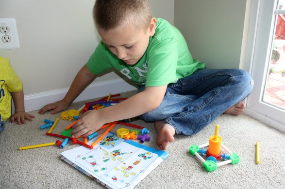 TINKERTOY 100 Piece Essentials Set